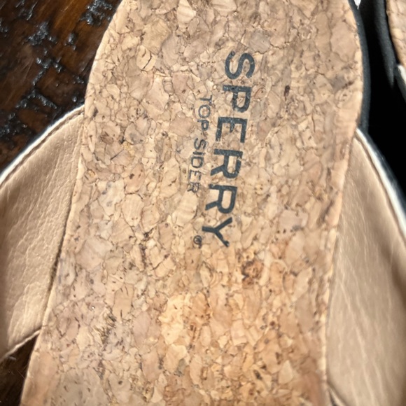 Sperrys!  Super cute like new - Picture 5 of 15